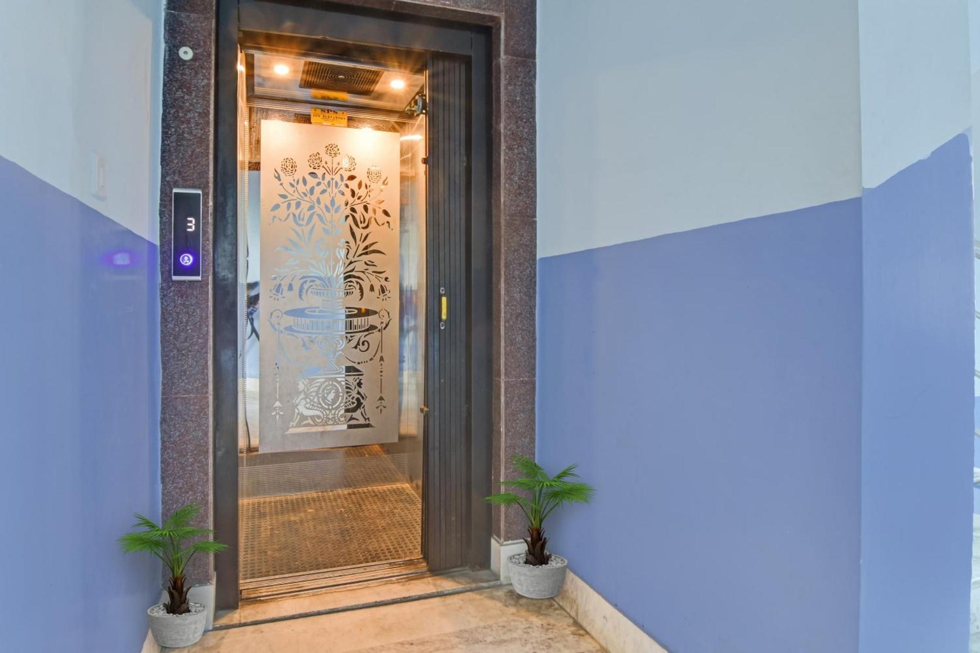 Hotel O Royal Residency Калькутта Экстерьер фото